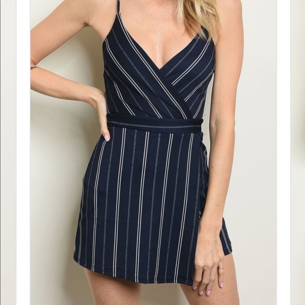 Closet clear out !Spring sale🎈Blue and white striped romper